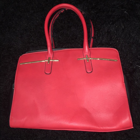 Red handbag - Picture 3 of 4